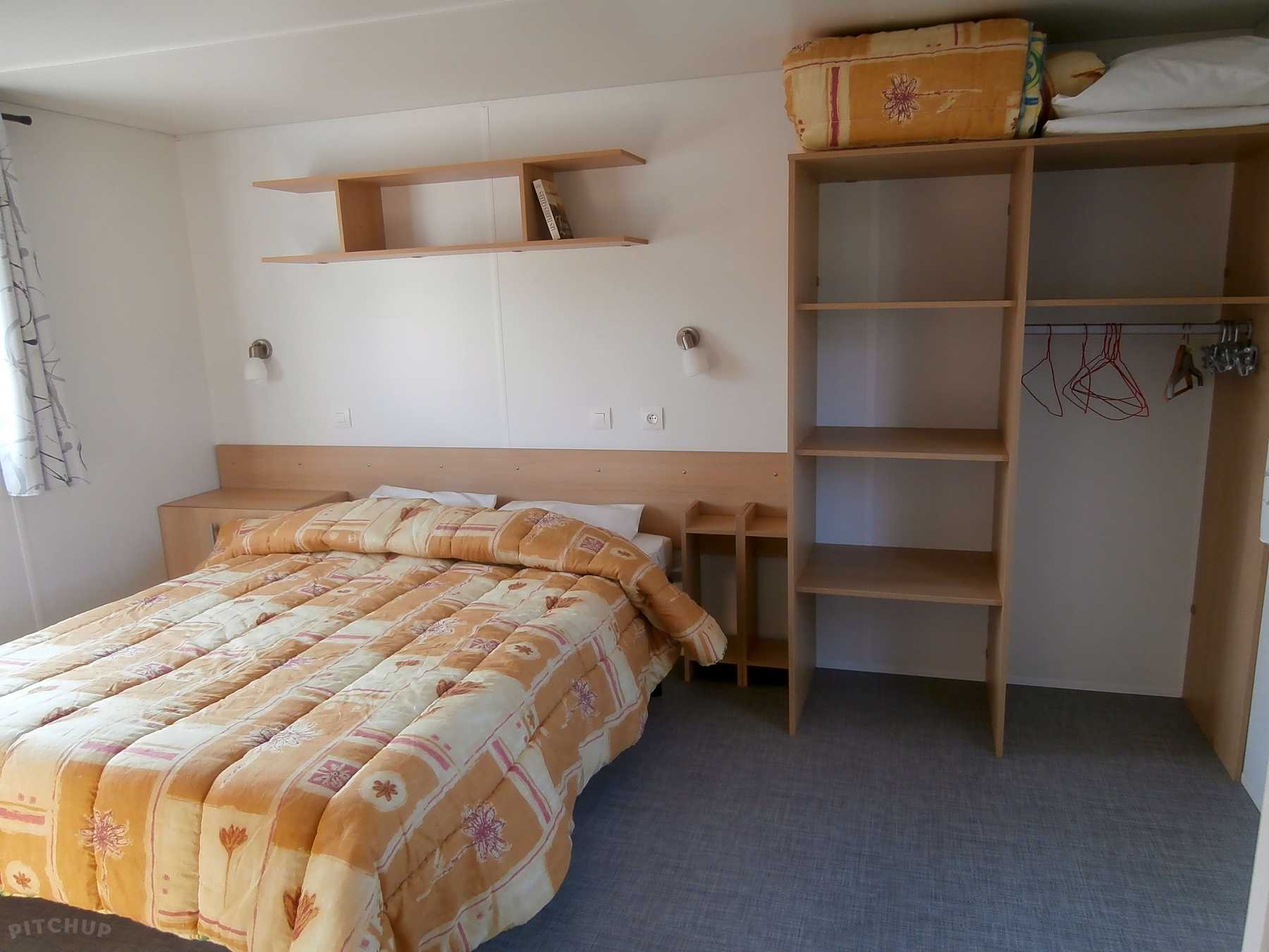 Camping Les Goelands Ambon Pitchup
