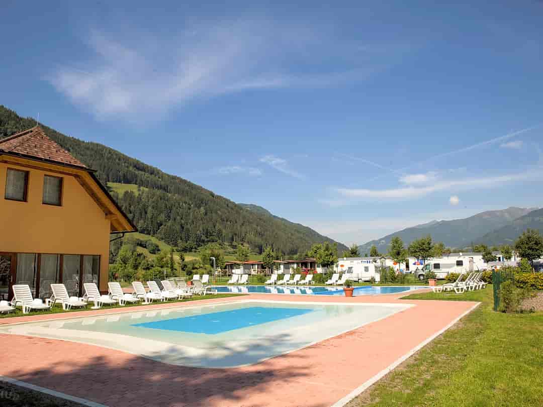 Camping Bella Austria: The splash pool and the lagoon pool