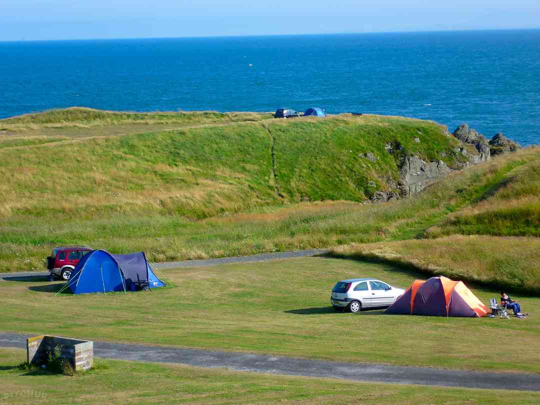 Burrowhead Holiday Village: Stunning location for camping