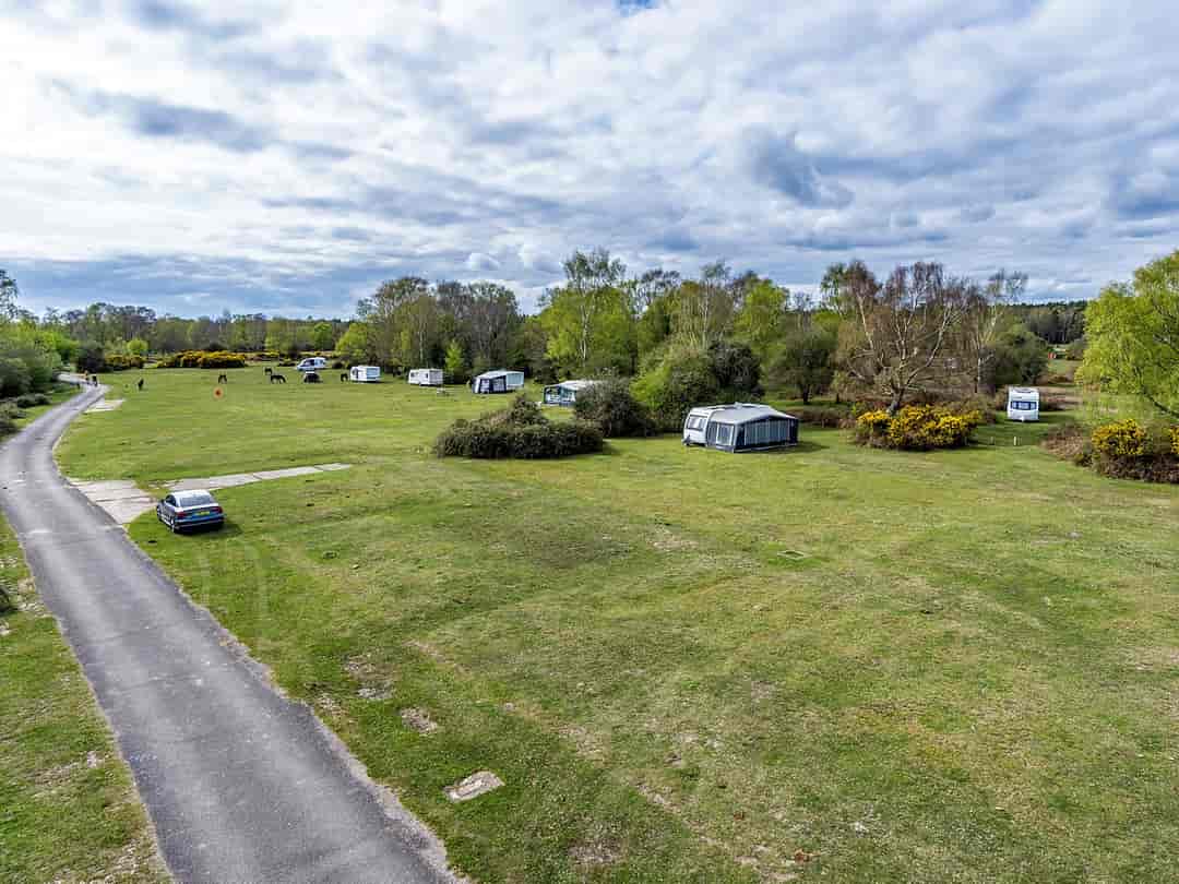 Roundhill Caravan and Camping Site: Grass pitches