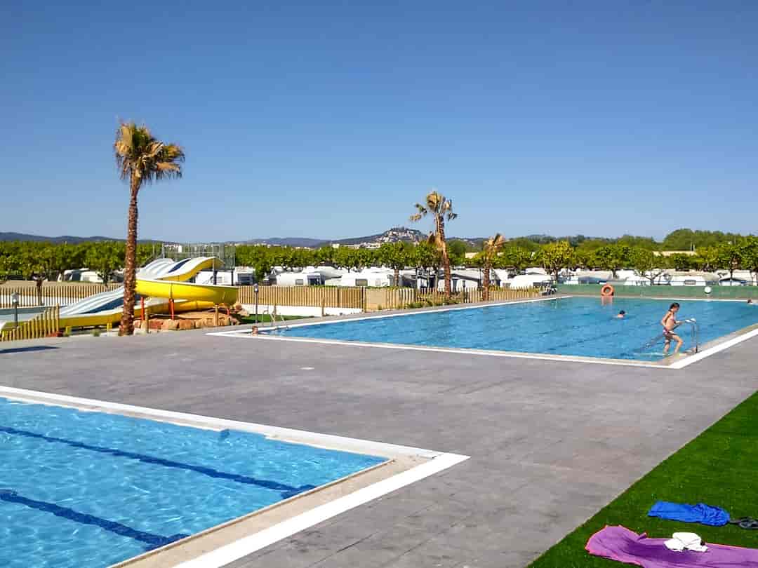 Resort Els Pins: Outdoor swimming pool