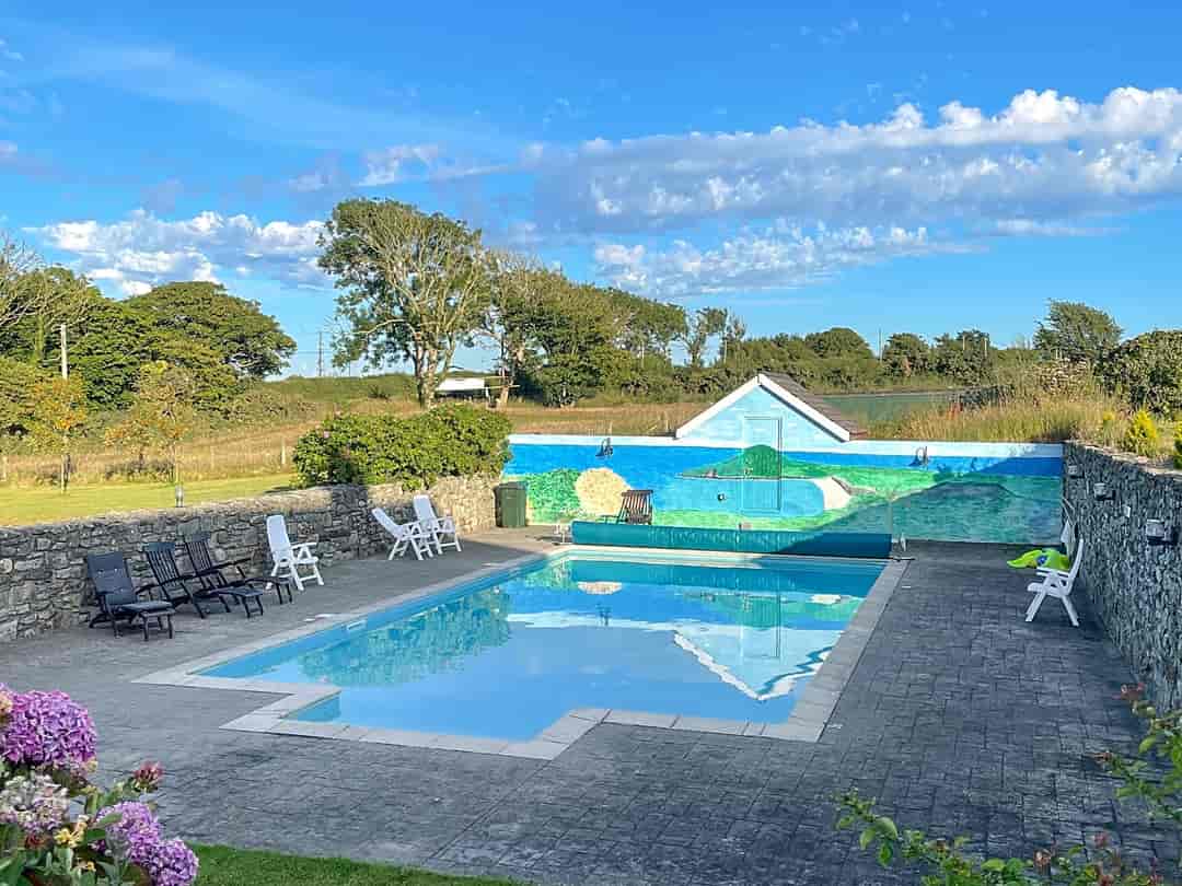Trenewydd Farm: Seasonal heated outdoor pool