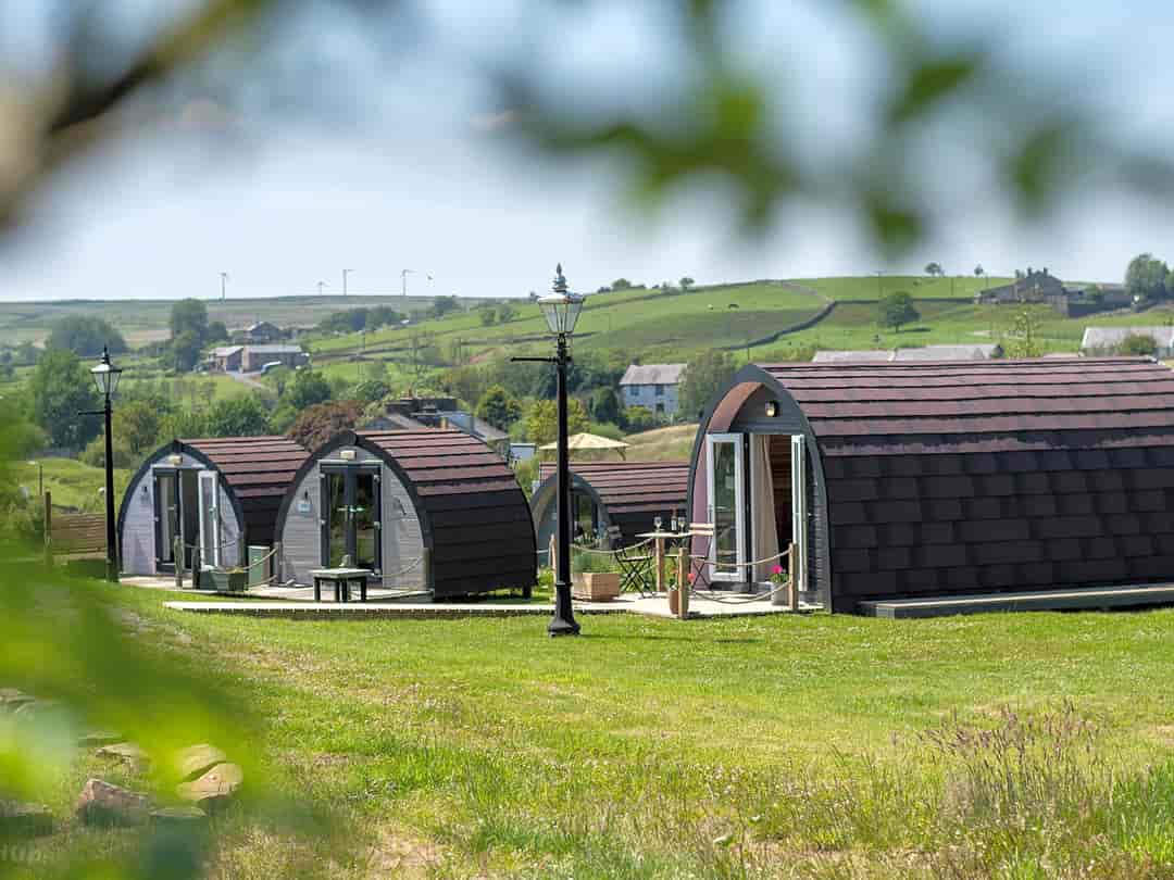 Rossendale Holiday Glamping: Space around the pods