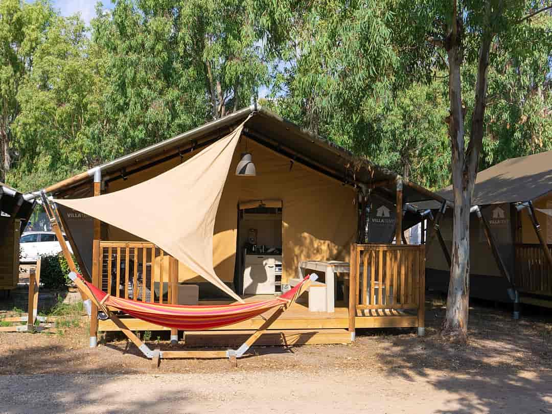Fruitig globaal Retentie Huur een tent, safaritent, tipi of wigwam in Sardinië, Italië 2023 vanaf €  40 per nacht - Pitchup