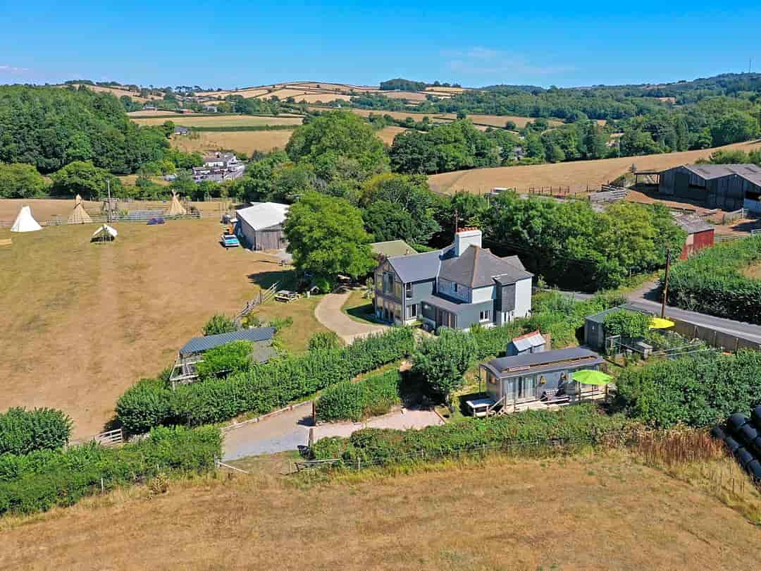 Gatcombe Park Farm Glamping: Arial view of site and location.