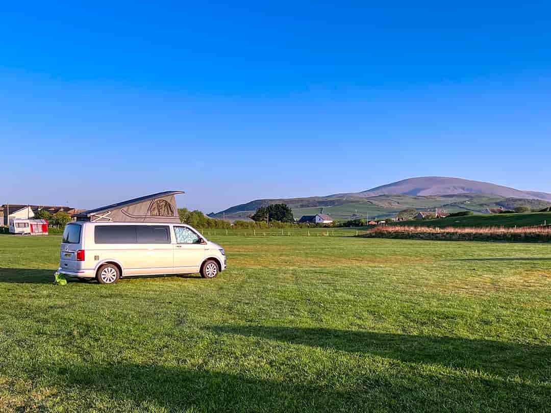 Harbour Lights Campsite: Grass pitches with views