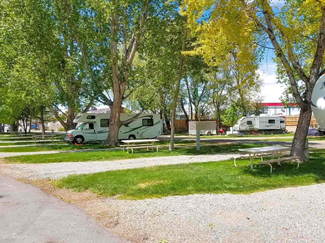 Fossil Valley RV Park: Sunny day at the park