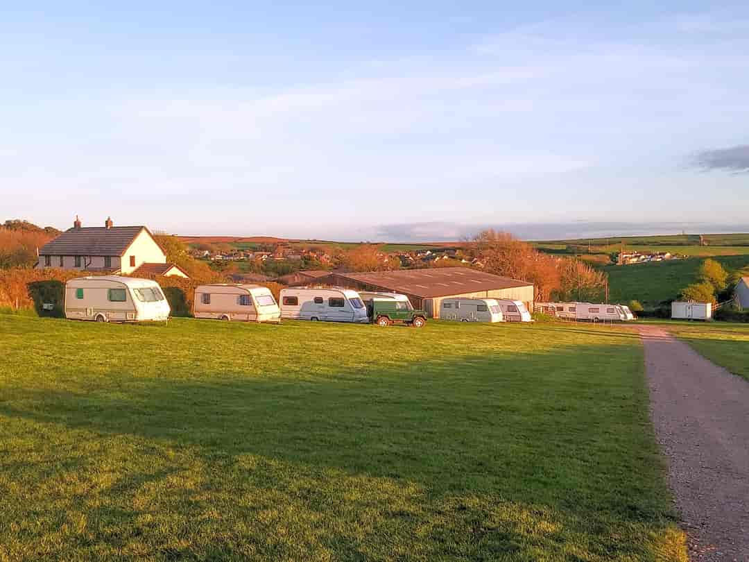 Incledon Farm Campsite: Pitches with views