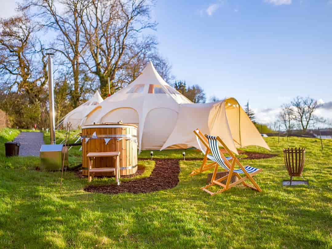 Tone Valley View Glamping: The outside of the tent
