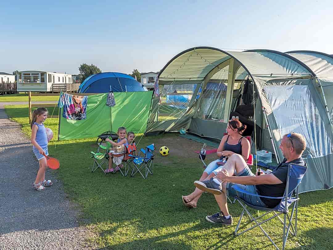 Sandyholme Holiday Park: Camping pitches with electric