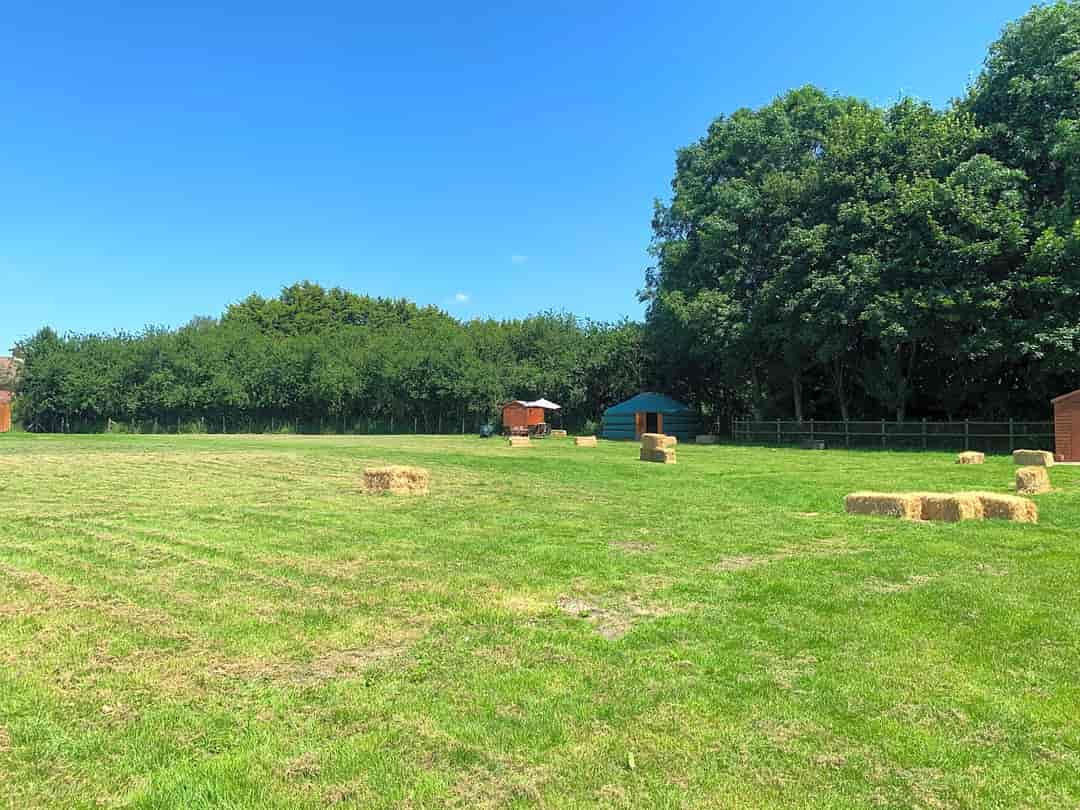 Chiltern Yurts: Exterior area