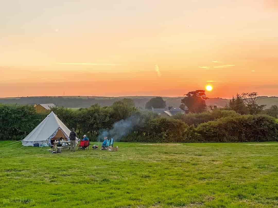 Giddy Farm: Visitor image of tents and view