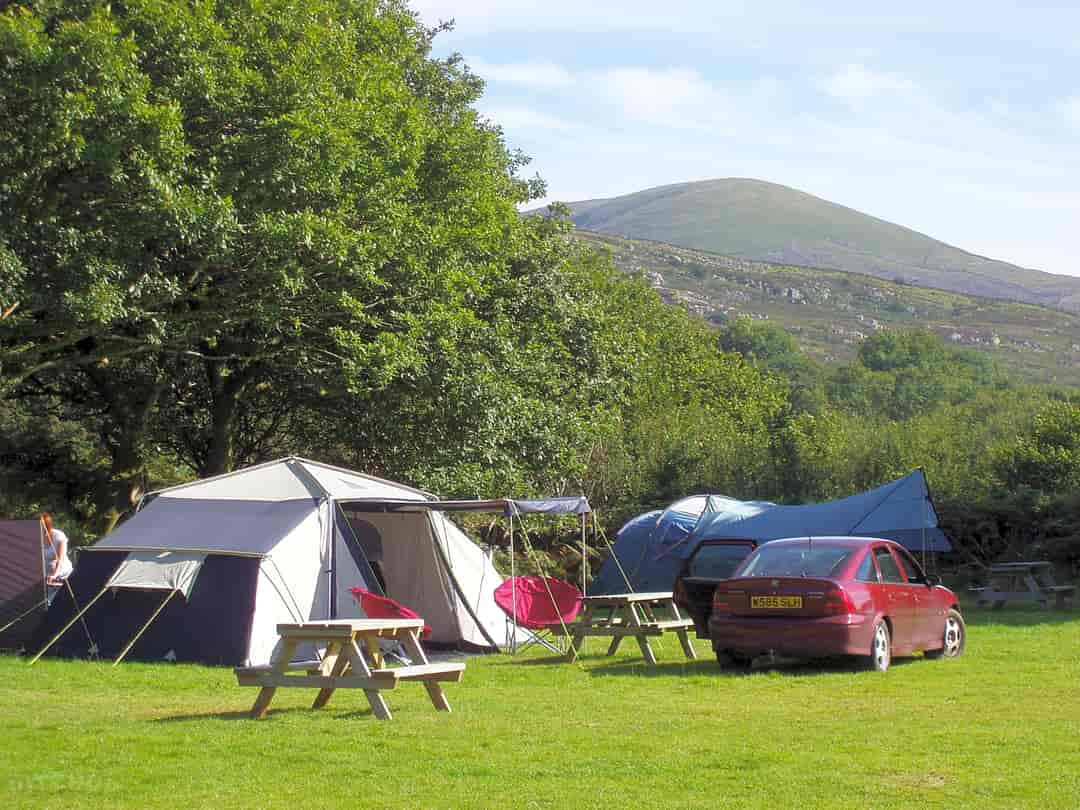 Hideaway in the Hills: Camping pitch with mountain views