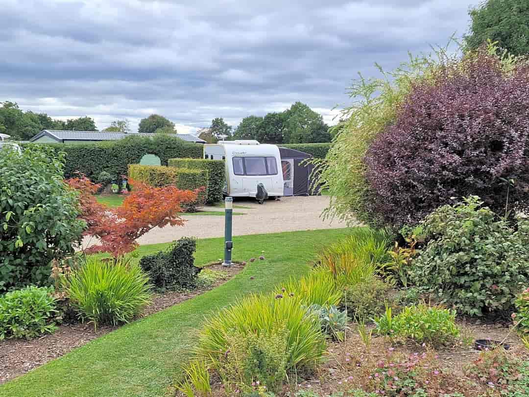 Cartref Camping and Caravan Site: Some of the lovely flower and plant beds