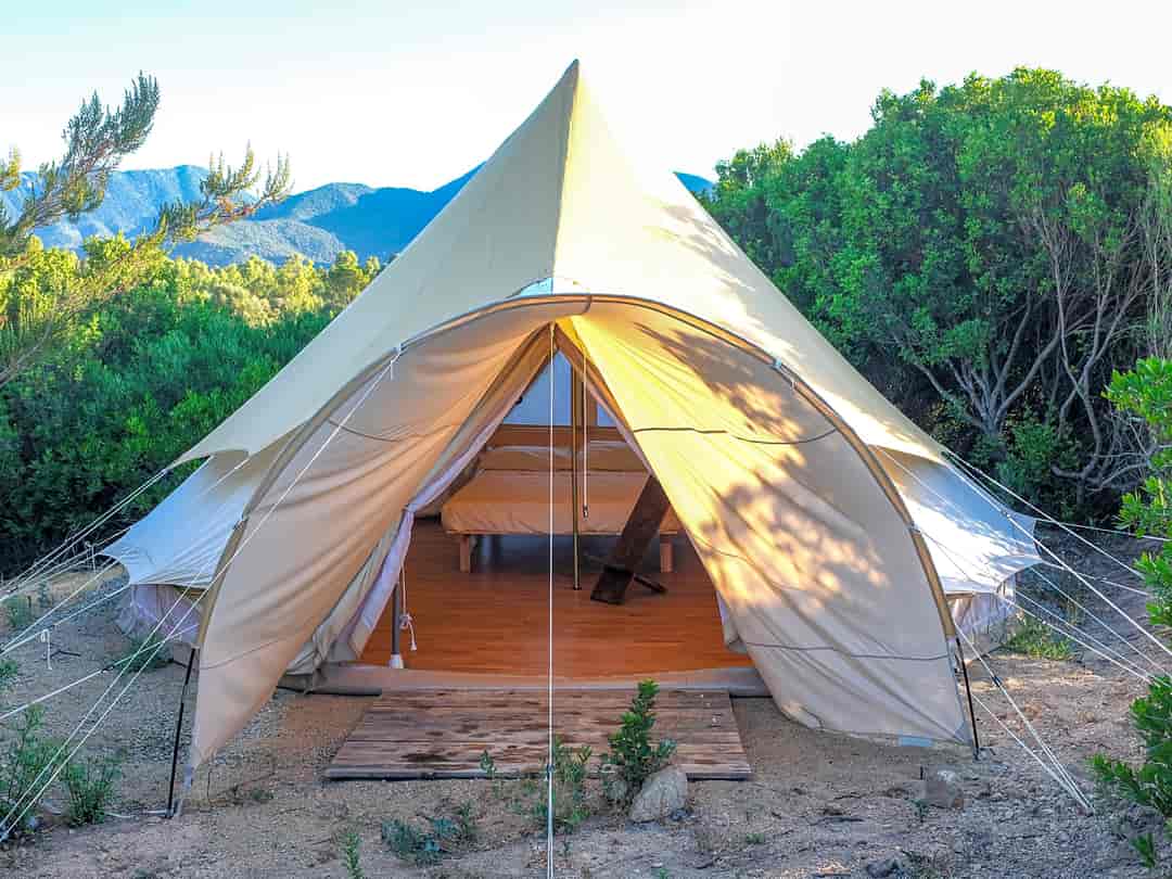 Fruitig globaal Retentie Huur een tent, safaritent, tipi of wigwam in Sardinië, Italië 2023 vanaf €  40 per nacht - Pitchup