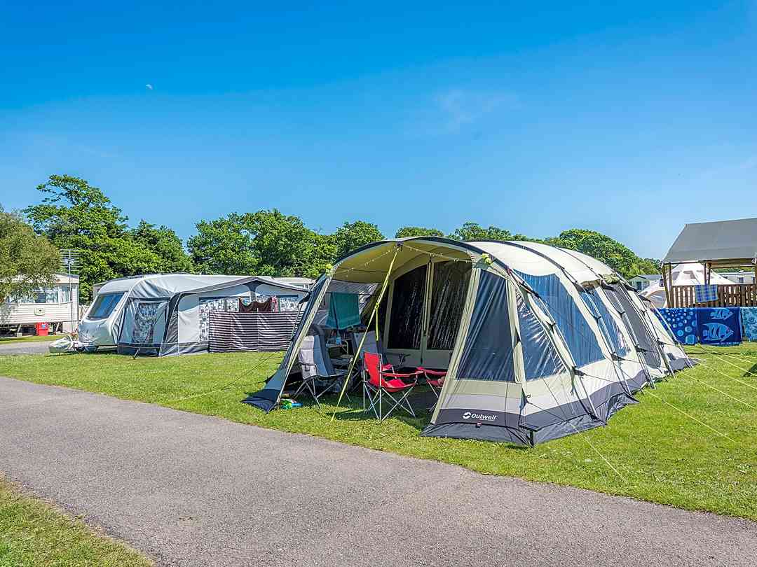 Sandyholme Holiday Park: Camping pitches with electric