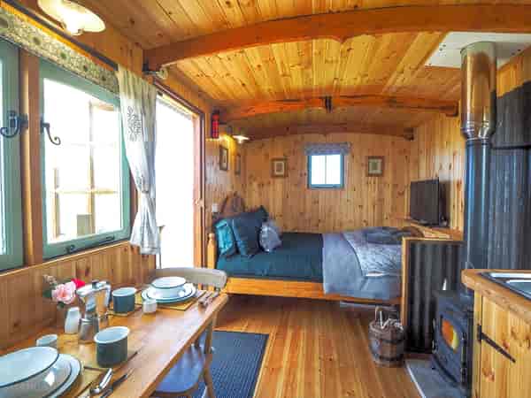 Blackberry shepherd's hut