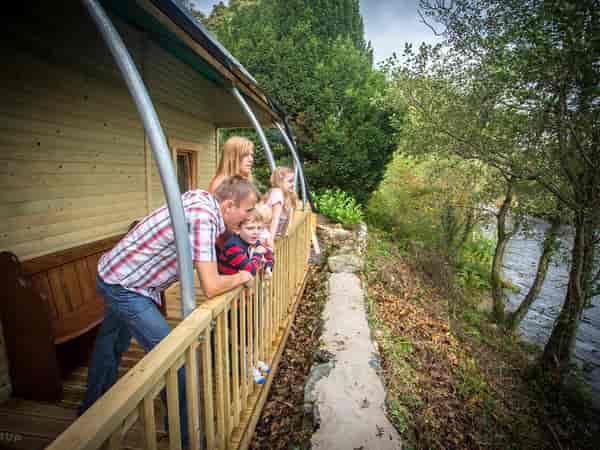 3 bedroom cabin (5 adults and 1 child, family)
