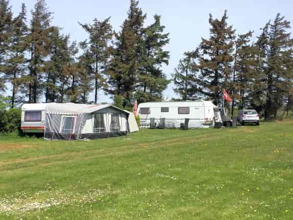 Staplaats voor caravan op gras , elektriciteit optioneel