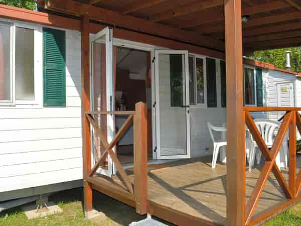 Mobil-home 2 chambres (confort, vue sur le lac)