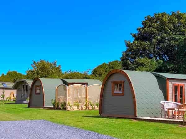 Pod prêt-à-camper (jacuzzi, 4 personnes)