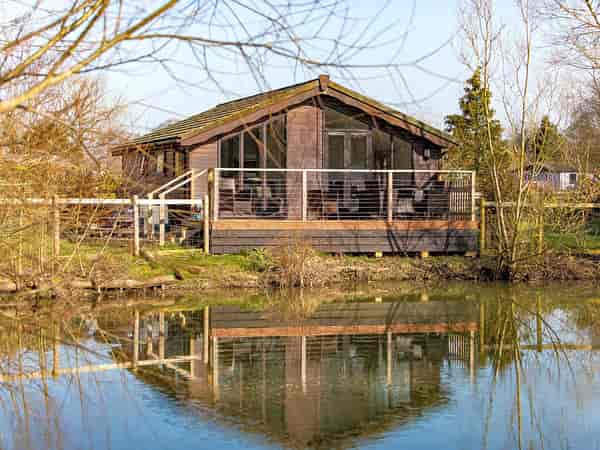 Avocet 2 bedroom lodge (hot tub, no pets)