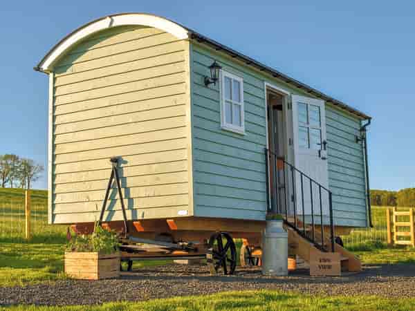 Ewe View shepherd's hut (2 adults and 2 children)