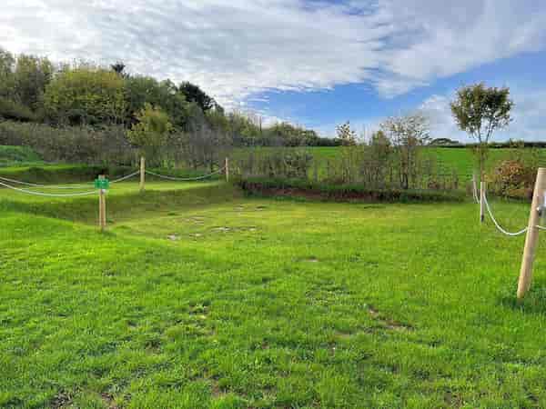 Non-electric grass tent, trailer tent or campervan pitch (maximum 7 metres)