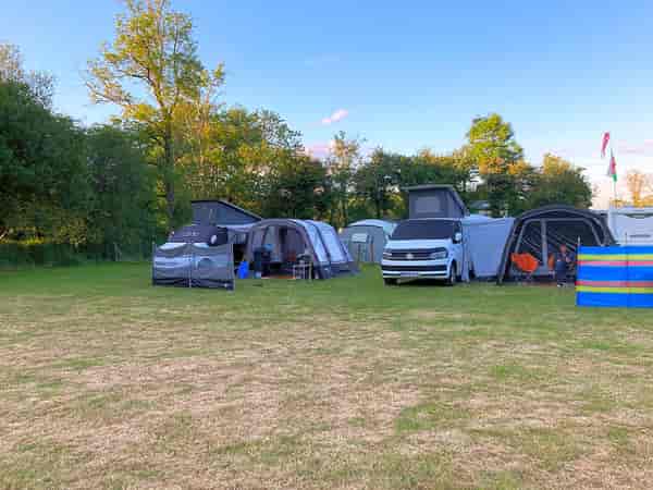 Emplacement pour tente sur herbe sans électricité