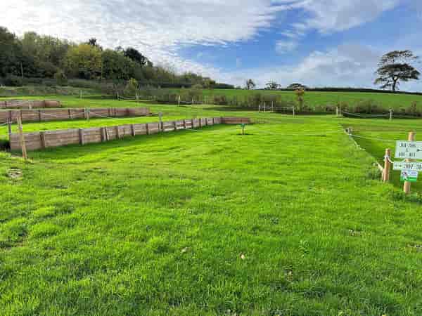 Electric grass pitch (maximum 7 metres)