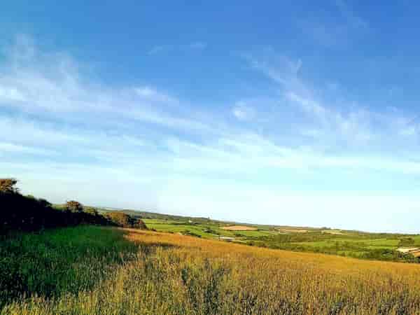 Kempovací místo pro cestování Valley View bez elektrické přípojky s trávníkem