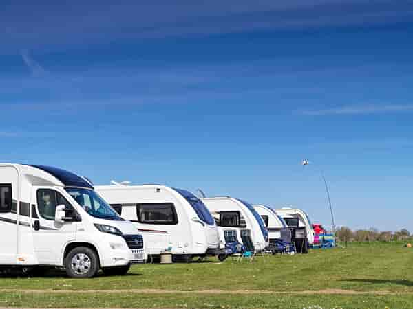 Parcel·la de gespa sense electricitat