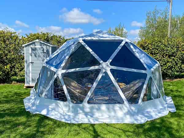 Daphne geodome (huisdieren niet toegestaan, tot 2 personen)