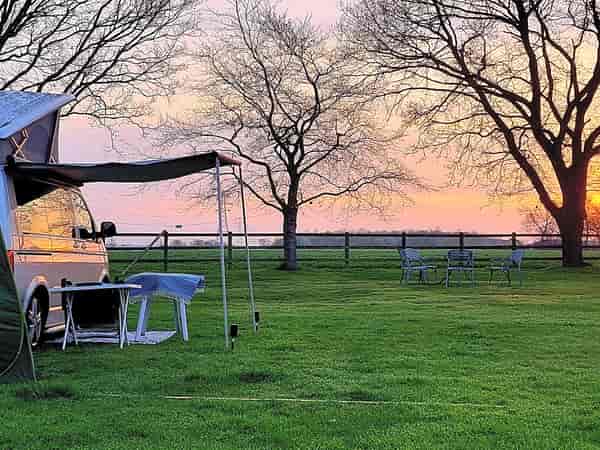 Emplacement pour camping-car (Wrekin View) sur gravier avec électricité