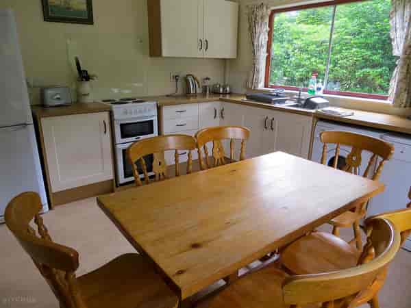 2 bedroom cottage / chalet / bungalow