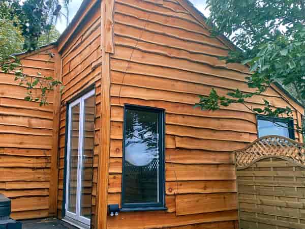 Woodstore 2 bedroom lodge (hot tub)