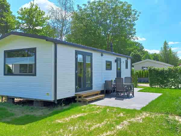 2 bedroom static caravan (no pets)