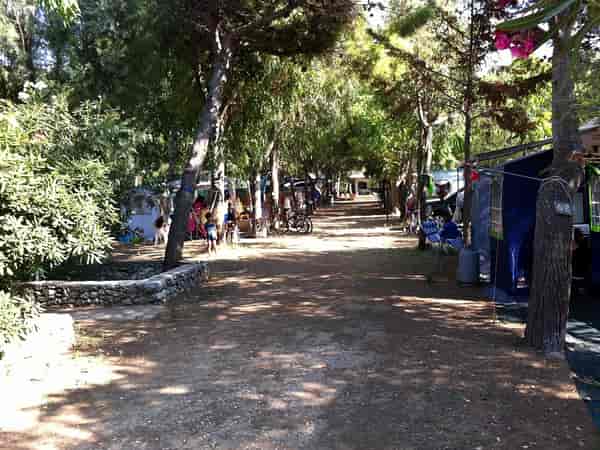 Electric hardstanding tent or trailer tent pitch