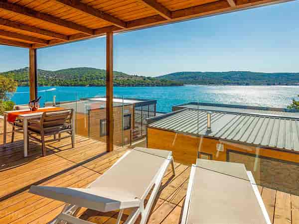 Eco Luxury 2 bedroom lodge (sea view)