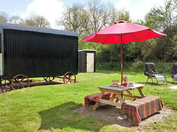 Bluebell shepherd's hut