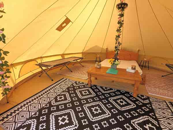 Bell tent (2 adults and 2 children, pet friendly)