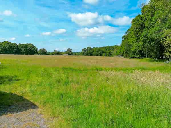 Non-electric grass and earth motorhome pitch