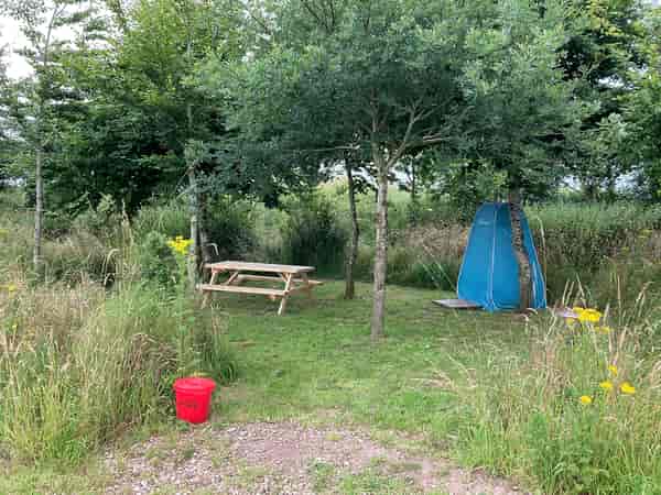 Piazzola Woodland su erba senza elettricità