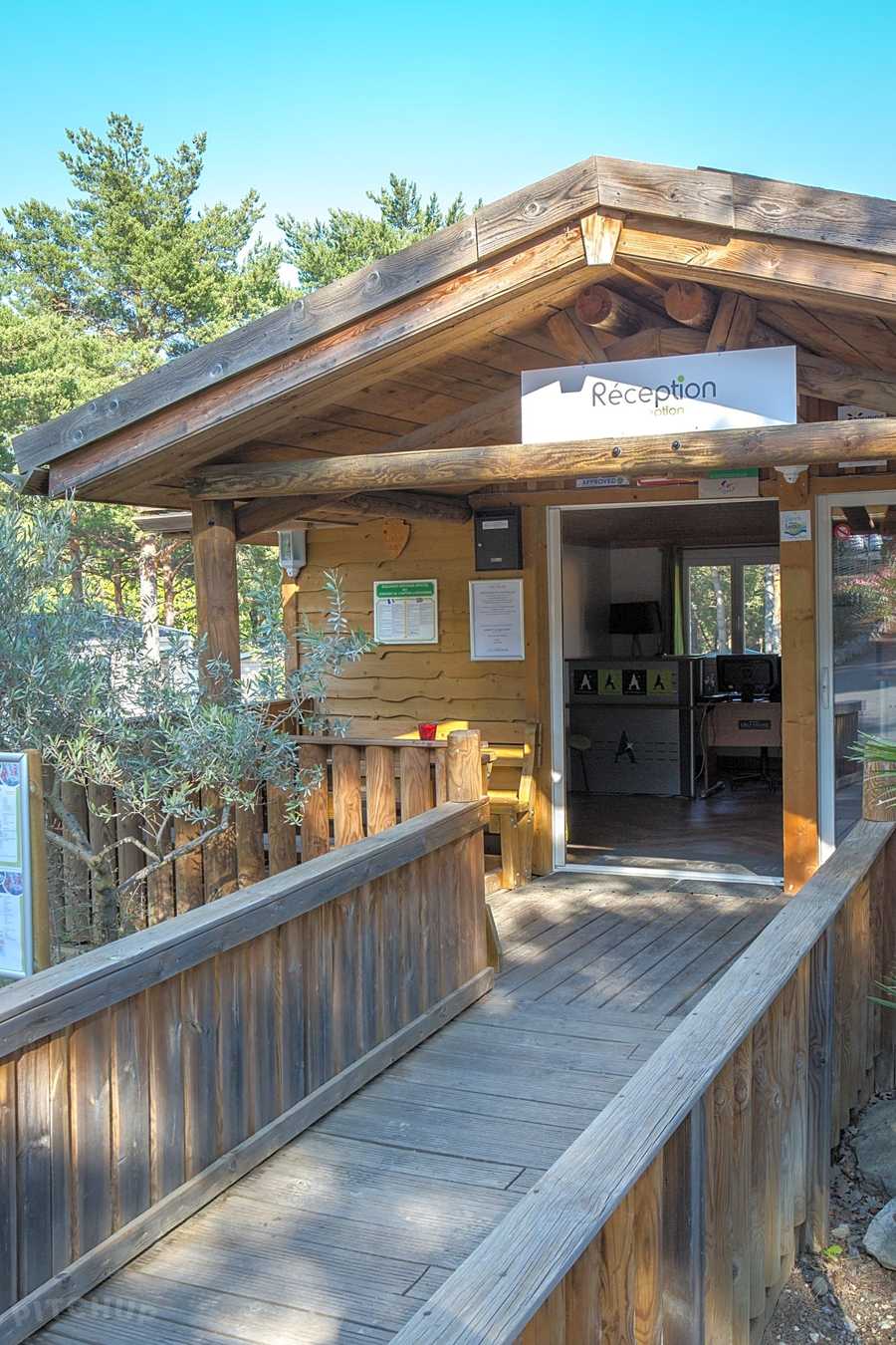 1029 Route De Montpezat 04500 Saint Laurent Du Verdon Camping La Farigoulette, Saint-Laurent-du-Verdon - Pitchup®
