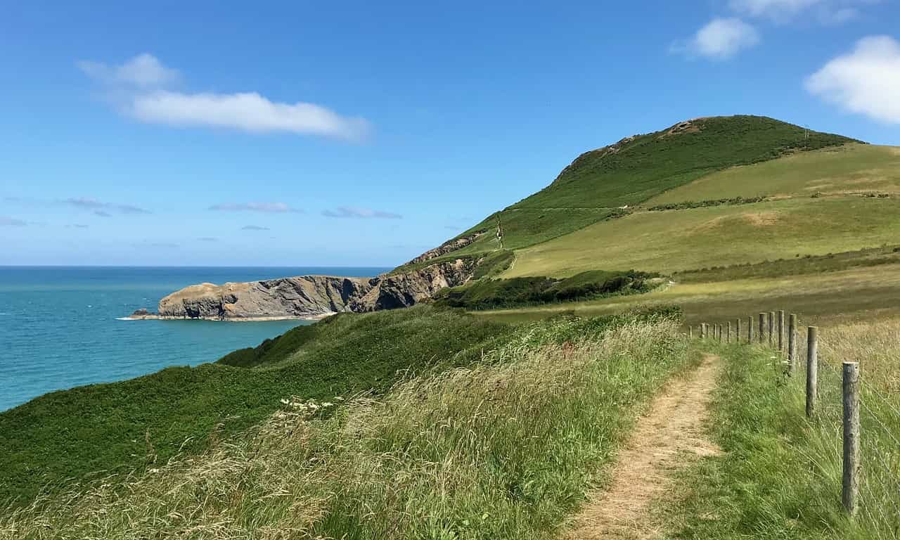 The Ceredigion Coast Path near Llangrannog (Well Bread Design/Pixabay)
