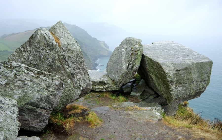 Exmoor Rocks (Tfrdic/Pixabay)