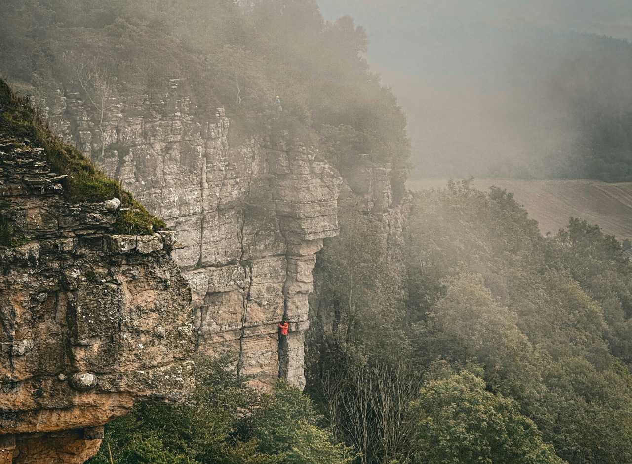The central wall at Whitestone Cliff (Karl Moran/Unsplash)