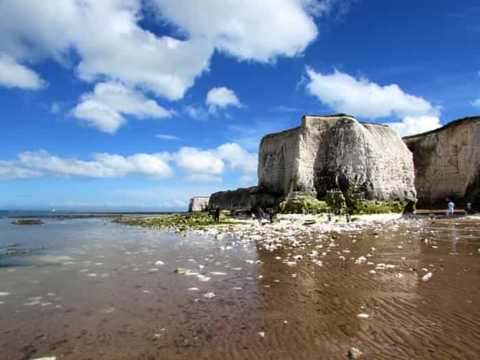 Chalk cliffs at Botany Bay (Magda V on Unsplash)