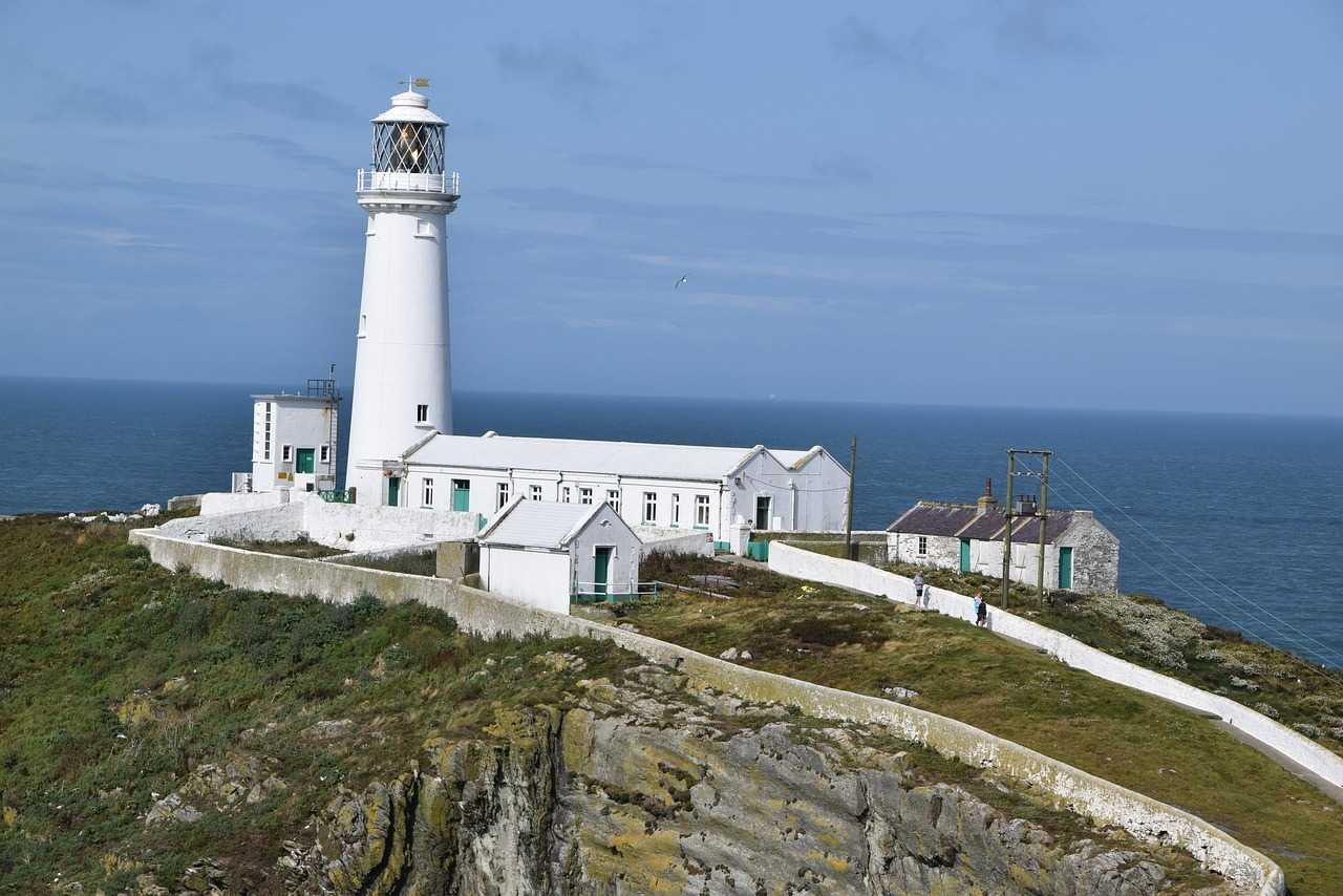 South Stack Lighthouse, at the western end of Anglesey (Clapperboard Films/Pixabay)