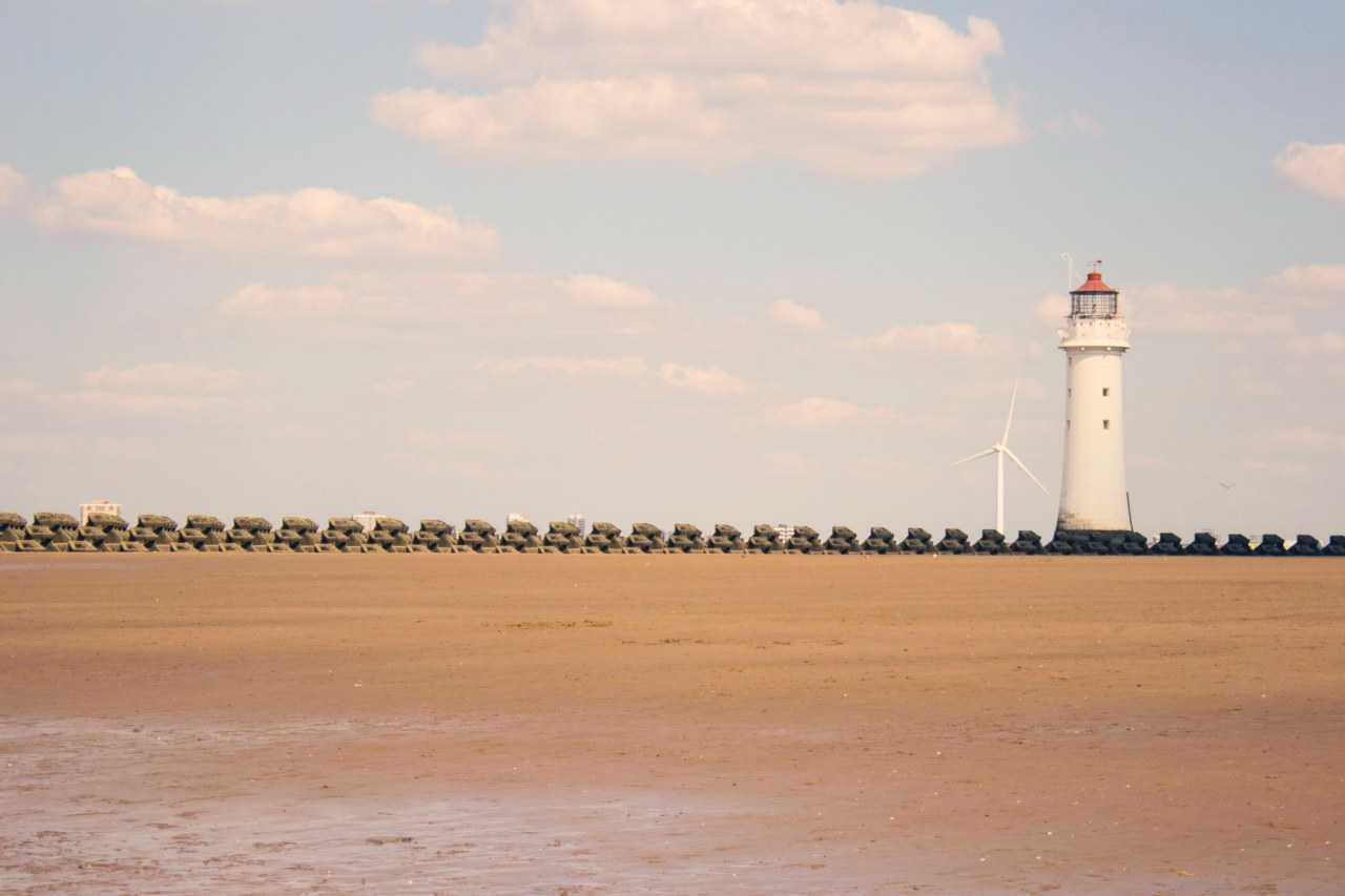 The New Brighton Lighthouse, near Wallasey (Rebecca Campbell on Unsplash)